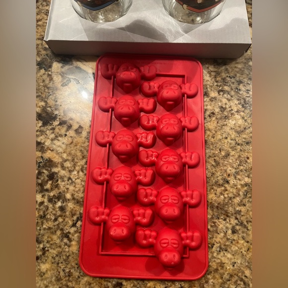 NWT National Lampoon’s Christmas Vacation 3pc Pint Glass. & Ice Cube Tray Set - Picture 5 of 5